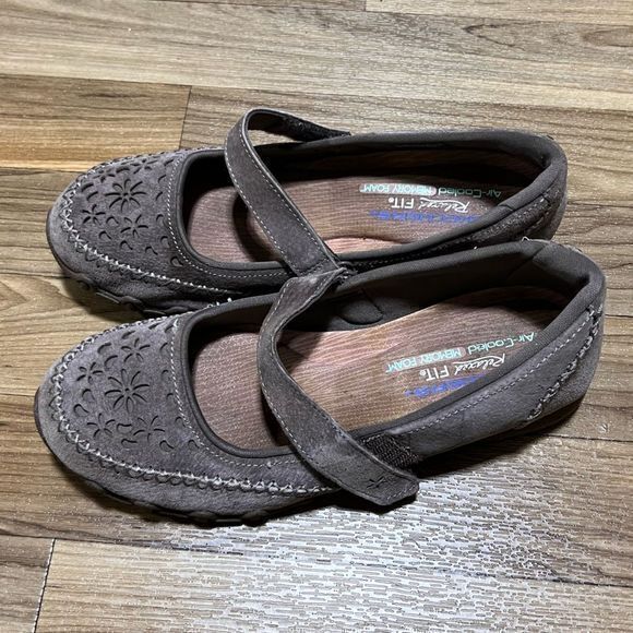 Skechers Women's Relaxed Fit Memory Foam Mary Jane Loafers Brown/Gray Size 7‎ - Picture 3 of 6
